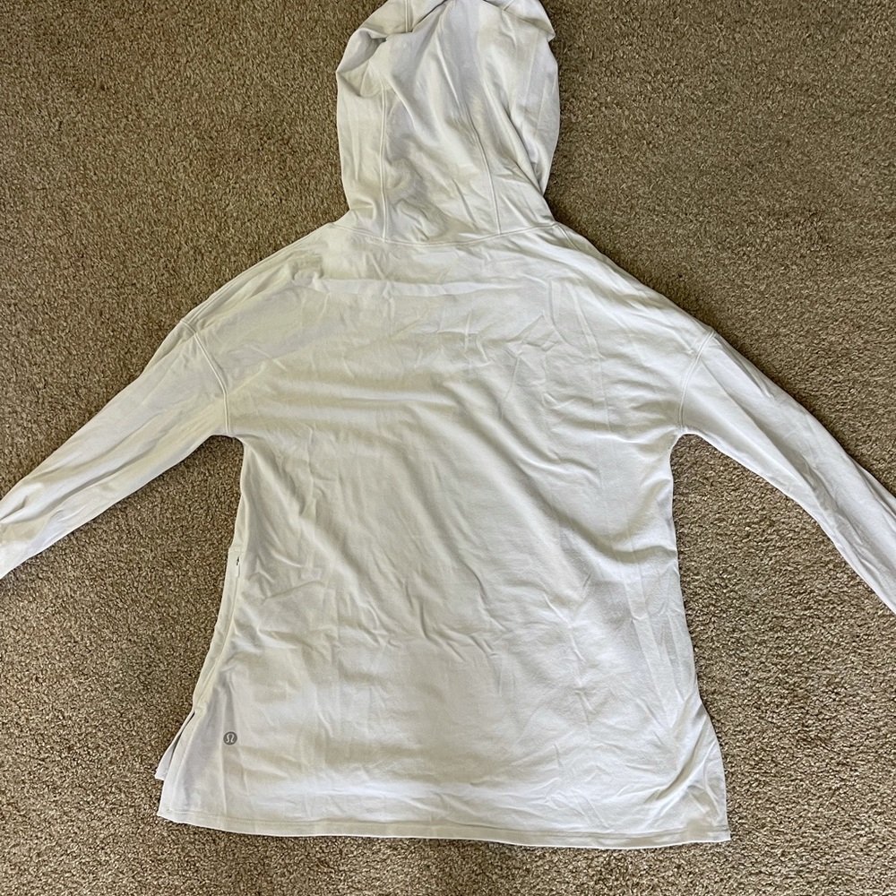White lululemon hoodie pullover